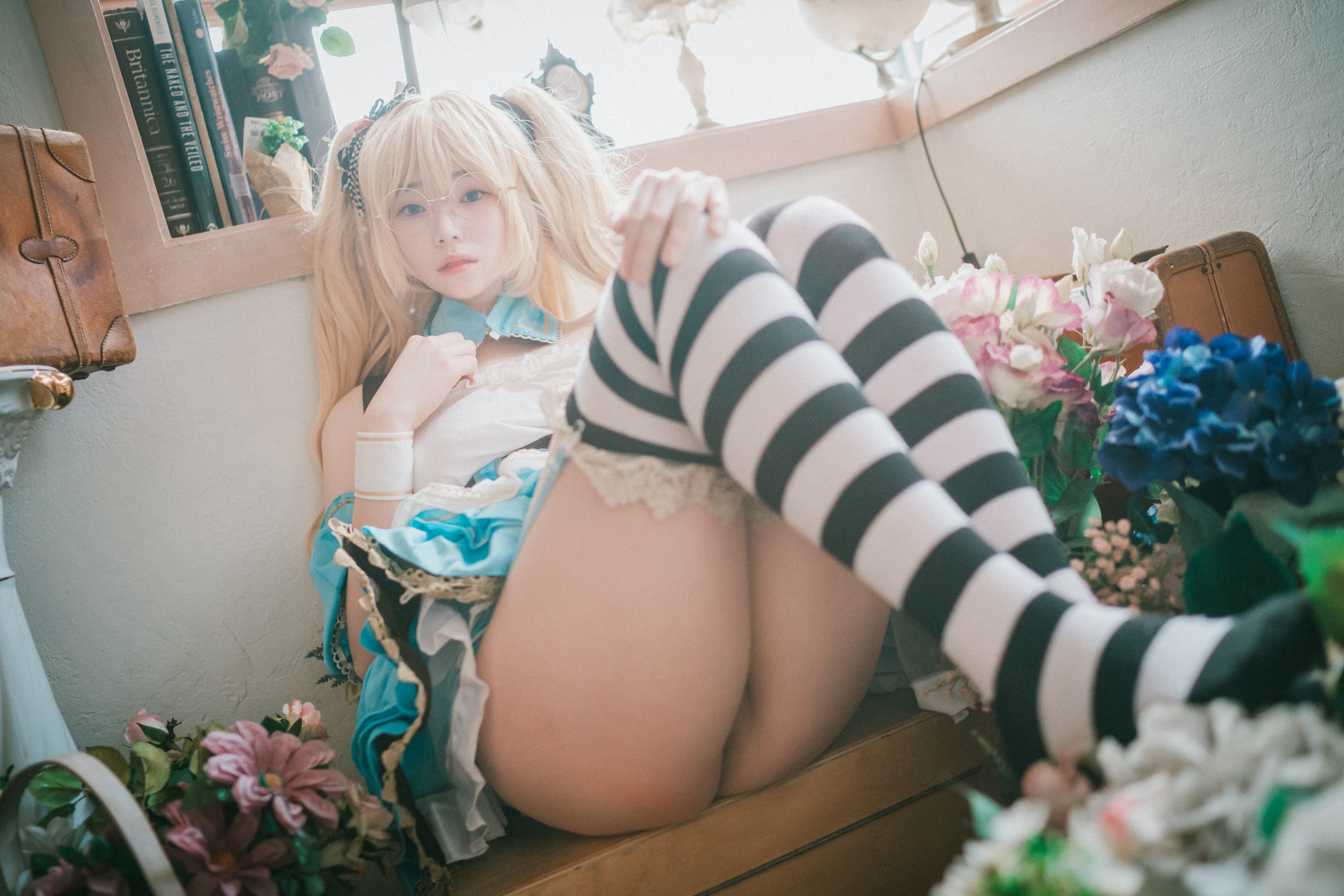 图片[1]-Bambi – NO.010 Alice in Glasses [49P]-XikXak